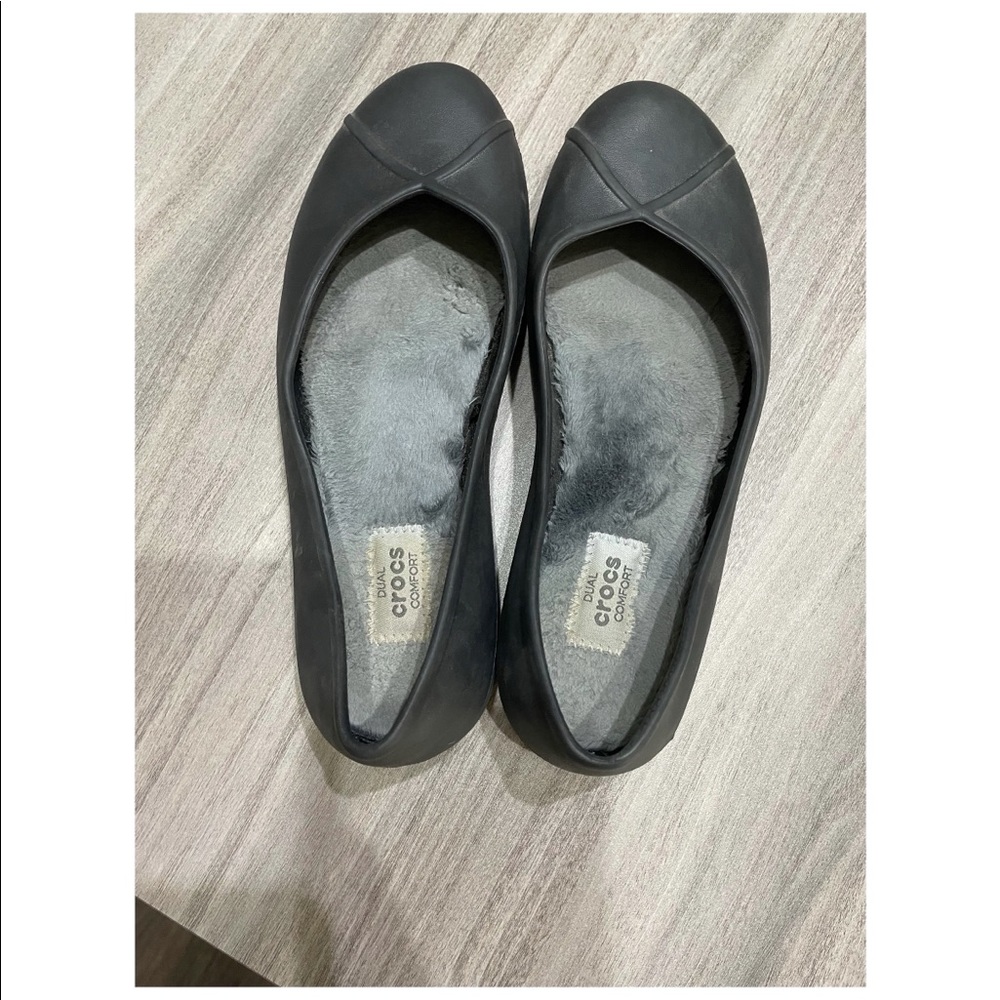 Black Crocs! Fuzzy inside!